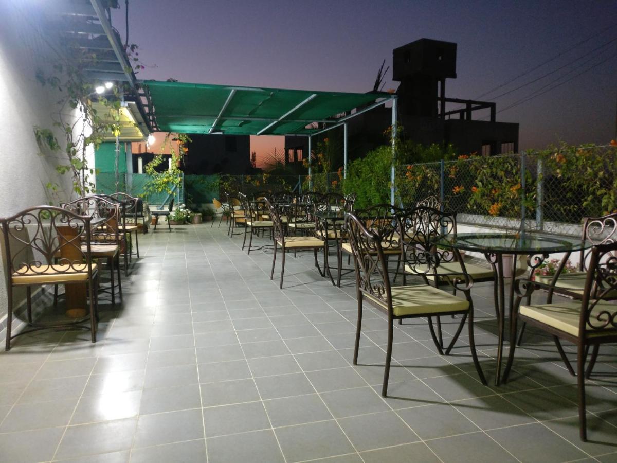 Aashiyana Inn นาสิก ภายนอก รูปภาพ